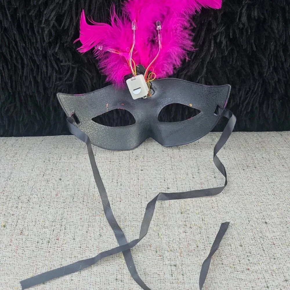 Party Mask Light Up Deep Pink Fuax Feather Masquerade Pink/Gold Face Mask New